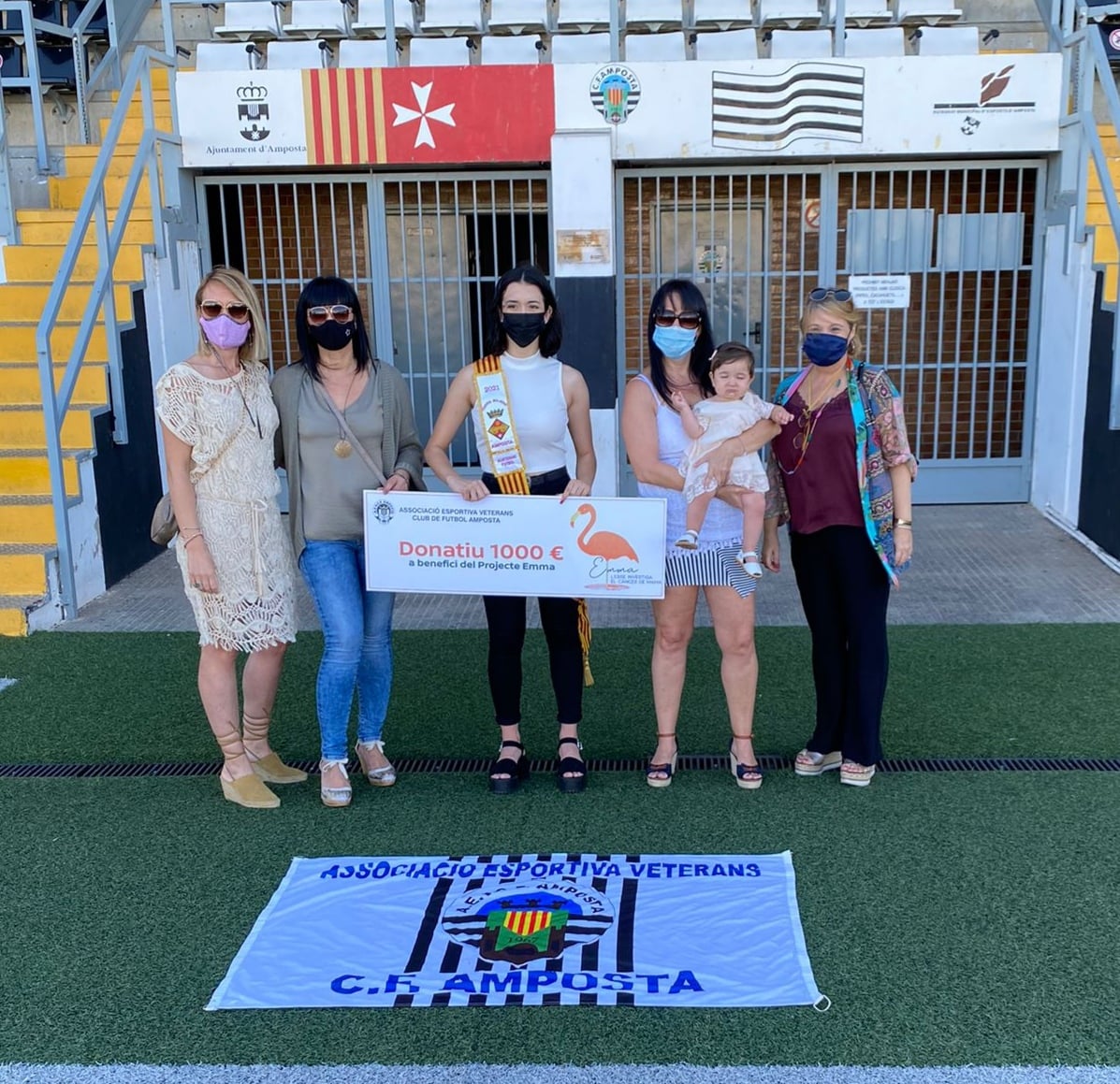 La asociación Deportiva Veteranos Club Fútbol Amposta aporta 1.000 € a