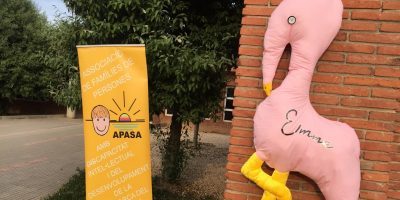 APASA confecciona llibretes i imants solidaris amb el projecte Emma